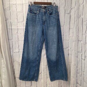 Gap Denim Size 6/28R Medium Wash Blue High Rise Wide Leg Jeans